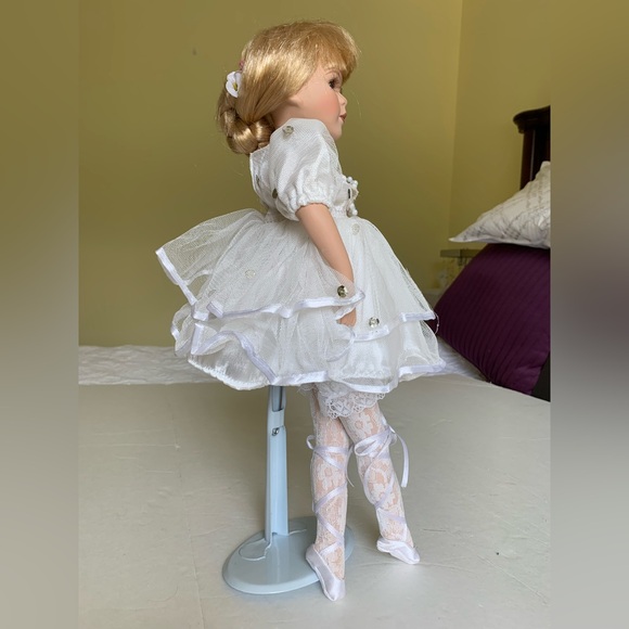 Collectible 16” porcelain doll ballerina blond ballet dancer white tutus point - Picture 4 of 10